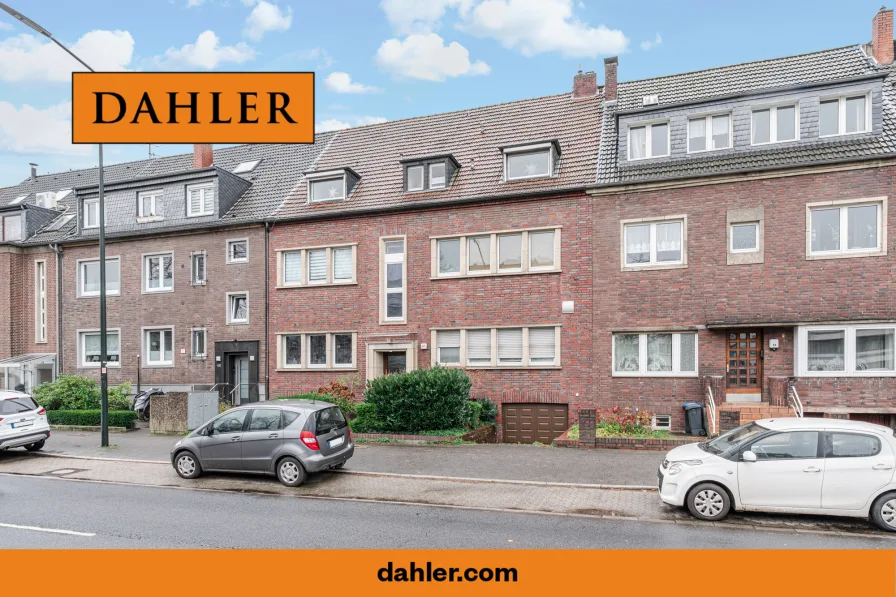 Front - Wohnung kaufen in Düsseldorf - Düsseldorf-Düsseltal, elegante 4-Zimmer Vollgeschosswohnung in kleinem 4-Familienhaus