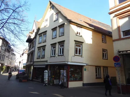 Frontansicht auf das historische Fachwerkhaus - Haus kaufen in Bad Kreuznach - Ferienimmobilie/Laden/Wohnungen - viele Ideen im hist. "Schmuckstück" in der Altstadt