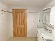 Renoviertes Badezimmer im Untergeschoss
