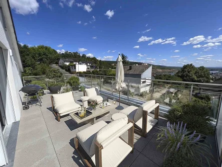 Impressionen -Großzügige Dachterrasse - Wohnung kaufen in Bingen - Energieeffiziente Penthousewohnung mit unverbauten Blick