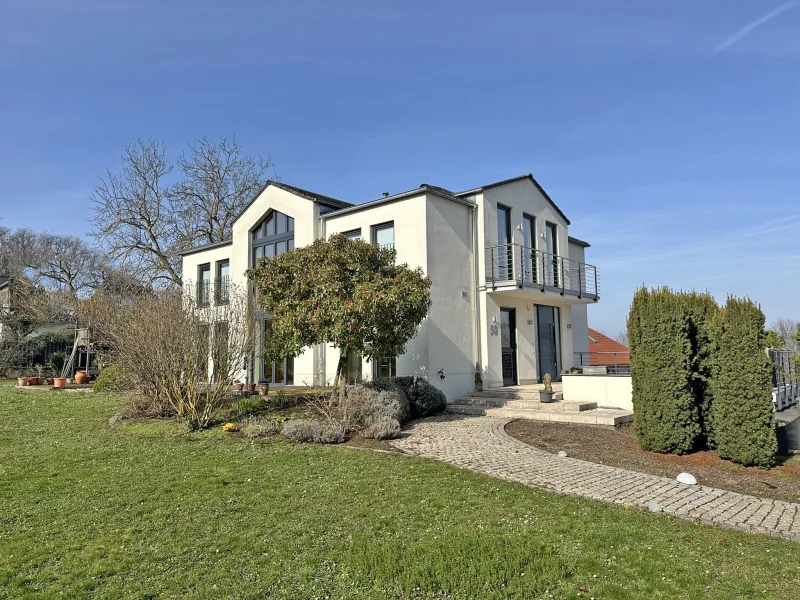 Imposantes Familiendomizil - Haus kaufen in Bad Kreuznach - Energieeffizientes Familiendomizil in Traumlage von Bad Kreuznach