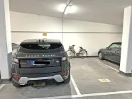 Zwei Parkstellplätze nebeneinander