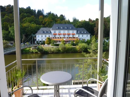 Balkon mit toller Blicklage - Wohnung mieten in Bad Kreuznach - Charmante Altbauwohnung im Kurviertel