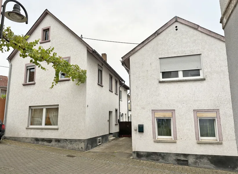 Attraktives Wohnhaus-Ensemble - Haus kaufen in Langenlonsheim - Wohnhaus-Ensemble zum Vorteilspreis - Mietobjekt, Ferienwhg, Eigennutzung