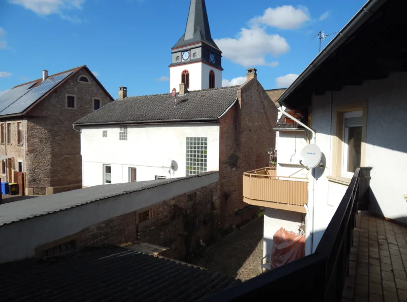 Blick von einem der zwei Balkone - Wohnung mieten in Wöllstein - Großzügige Wohnung im Herzen Wöllsteins