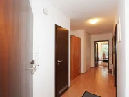 Einladendes Entrée mit Platz für eine Garderobe