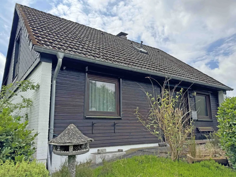  - Haus kaufen in Ashausen - Charmantes Einfamilienhaus für Handwerker in TOP-Lage von Ashausen!