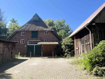  - Haus kaufen in Ovelgönne - Landsitz auf großem Grund zum TOP-Preis in Alleinlage; nur 15 Minuten von Oldenburg entfernt!