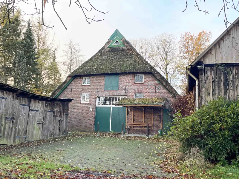  - Haus kaufen in Ovelgönne - Landsitz auf großem Grund zum TOP-Preis in Alleinlage; nur 15 Minuten von Oldenburg entfernt!