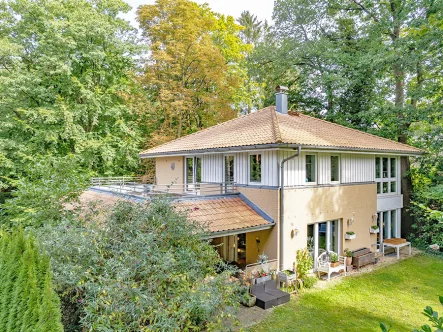  - Haus kaufen in Hamburg - Stadtvilla mit Einliegerwohnung im Toskana-Stil in Bestlage von Eißendorf!