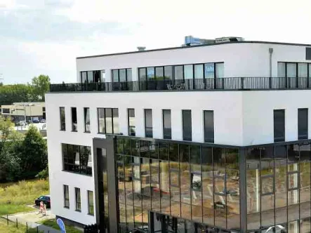 Außenansicht - Wohnung mieten in Hamburg - Wohnen und Arbeiten: Attraktives Penthouse mit Dachterrasse im Harburger Binnenhafen!