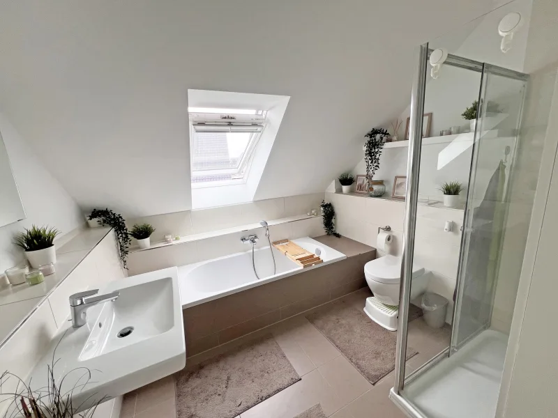 Modernes Badezimmer