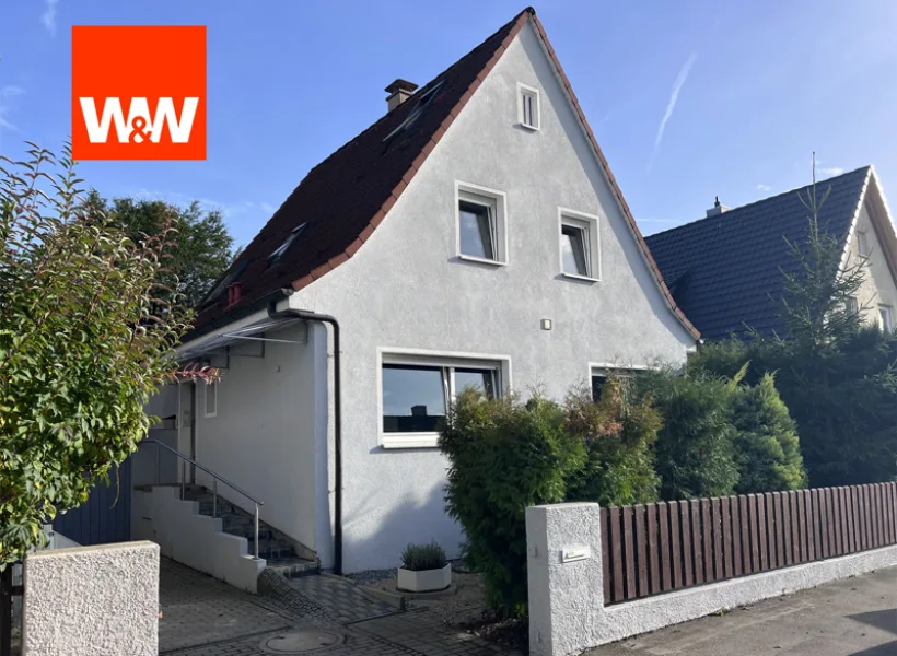 Aussenansicht - Haus kaufen in Kornwestheim - Einfamilienhaus in guter Wohnlage - freistehend, charmant, sichtgeschützt