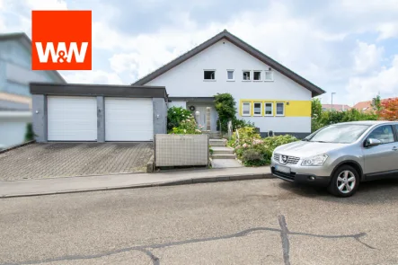 Ansicht - Haus kaufen in Markgröningen - Tolles Zweifamilienhaus in ruhiger Lage, ob Generationenhaus oder Teilvermietung alles ist möglich.