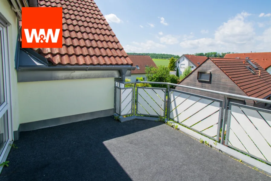 Terrasse - Wohnung kaufen in Bietigheim-Bissingen / Bissingen - Viel Grün und viel frische Luft in Bissingen - Lebenswerte Dachgeschosswohnung mit toller Terrasse