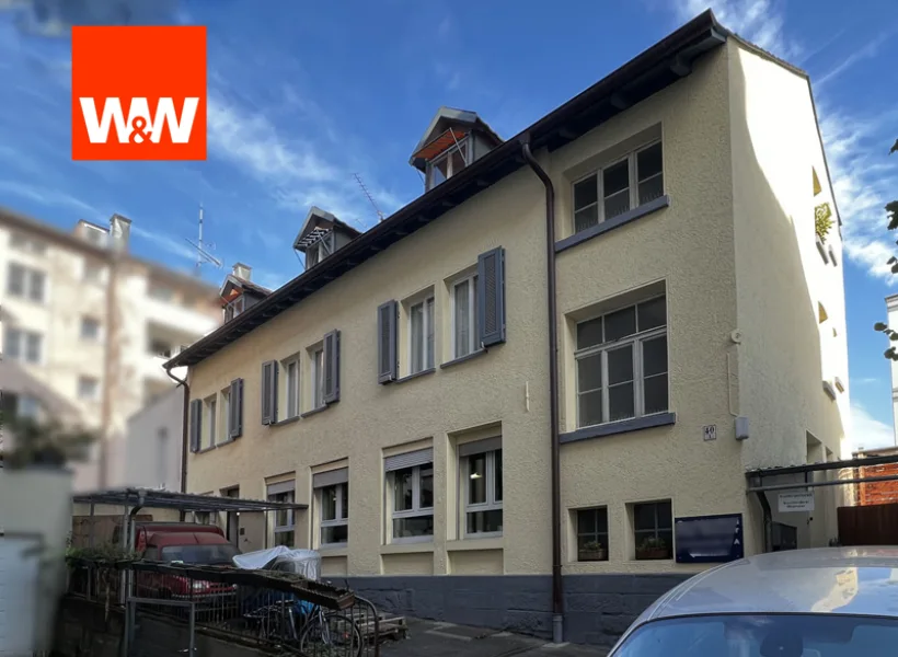 Aussenansicht - Haus kaufen in Stuttgart - Leben, Büro oder Atelier - Wohnhaus mit Gewerbe in guter Lage im beliebten Stuttgarter Westen