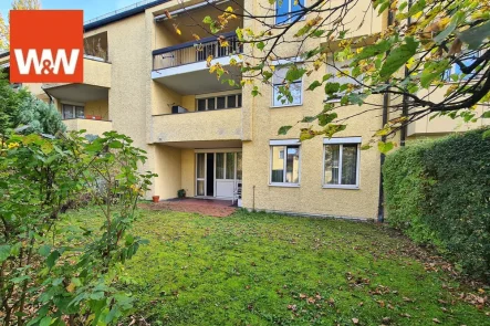 Hausansicht Garten - Wohnung kaufen in München - Großzügige 3-Zimmer-Gartenwohnung zur Kapitalanlage in München Oberföhring