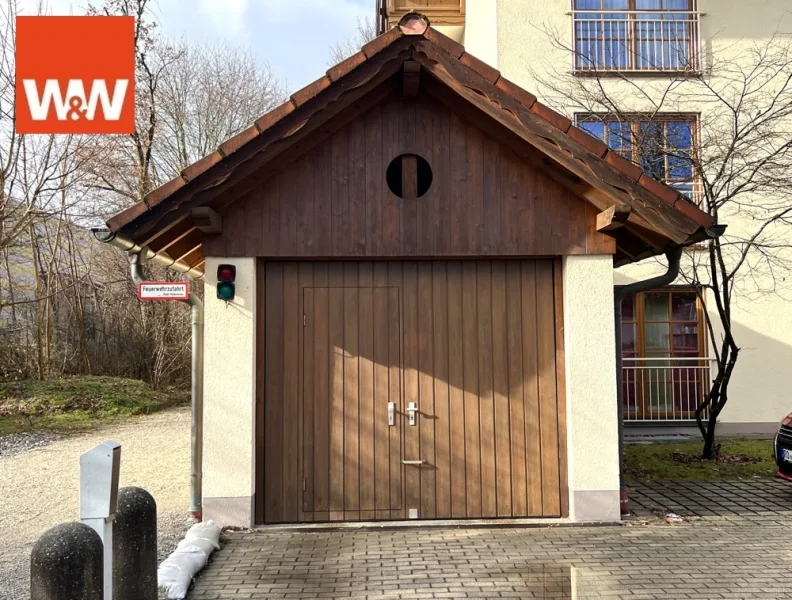Einfahrt - Garage/Stellplatz kaufen in Kolbermoor - Tiefgaragenstellplatz in zentraler Lage von Kolbermoor