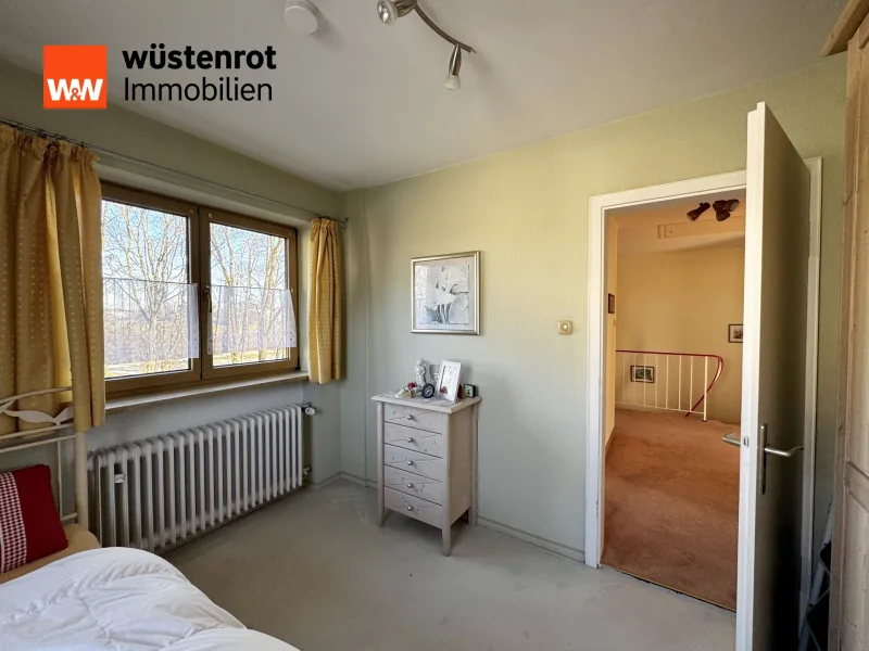 Schlafzimmer III mit Blick in den Flur