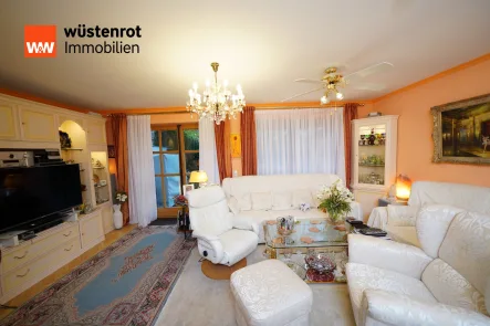 Wohnzimmer - Haus kaufen in Zorneding - Attraktive Doppelhaushälfte in ruhiger Wohnlage in Pöring/Zorneding