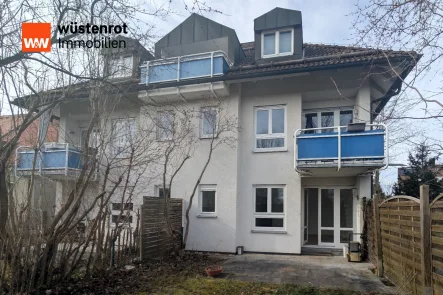 Hausansicht - Wohnung mieten in München - Ideale 2-Zimmer-Singlewohnung mit Garten und Terrasse in Waldtrudering