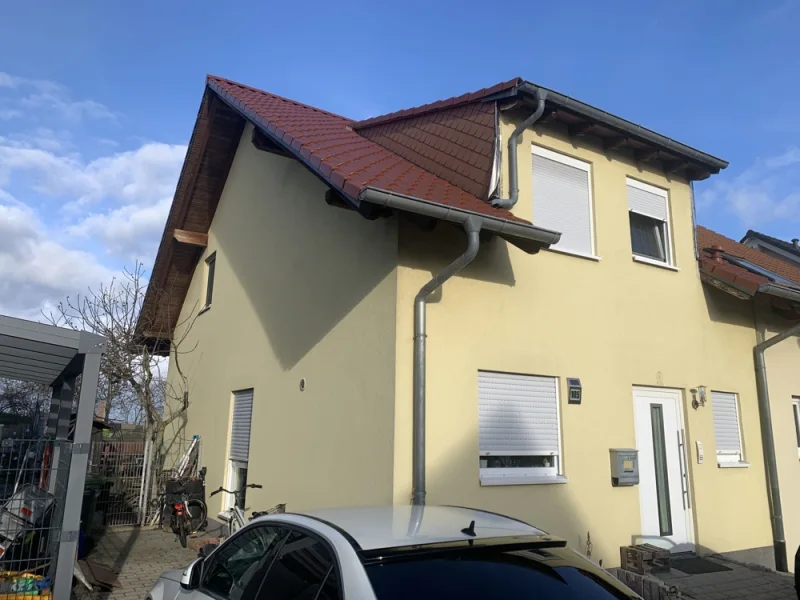 Seitenansicht - Haus kaufen in Sankt Leon-Rot - Schicke Doppelhaushälfte in St.Leon!