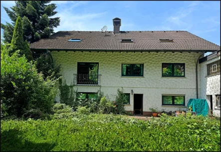 Gartenansicht - Haus kaufen in Lobbach - Großes Einfamilienhaus mit Einliegerwohnung in Lobbach! Sanierungs- und Modernisierungsbedarf!