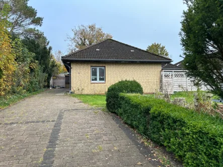 Auffahrt - Haus kaufen in Kremperheide - Schön renoviertes EFH in Kremperheide