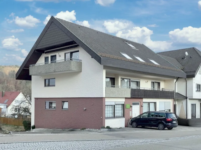 Außenansicht - Haus kaufen in Abtsgmünd - Sichern Sie Ihre Zukunft! Attraktives Mehrfamilienhaus in Abtsgmünd.