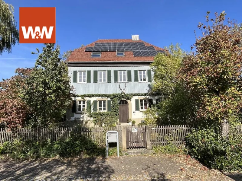 Ansicht - Haus kaufen in Sulzbach-Laufen - Stilvolles Forsthaus mit Büroanbau und Bauplatz in sonniger und ruhiger Lage