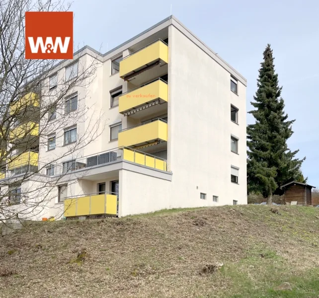 Außenansicht - Wohnung kaufen in Leinzell - Wohnkomfort für Jung und Alt! Große, modernisierte 3-Zimmer-Wohnung in Leinzell.