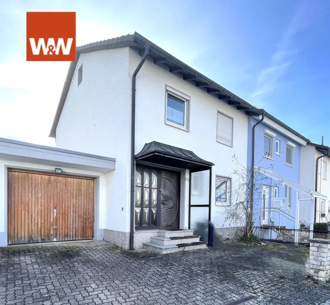 Außenbild - Haus kaufen in Aalen - Stadtnahes Reihenendhaus mit Garage und Ausbaumöglichkeiten im DG in Aalen-Triumphstadt