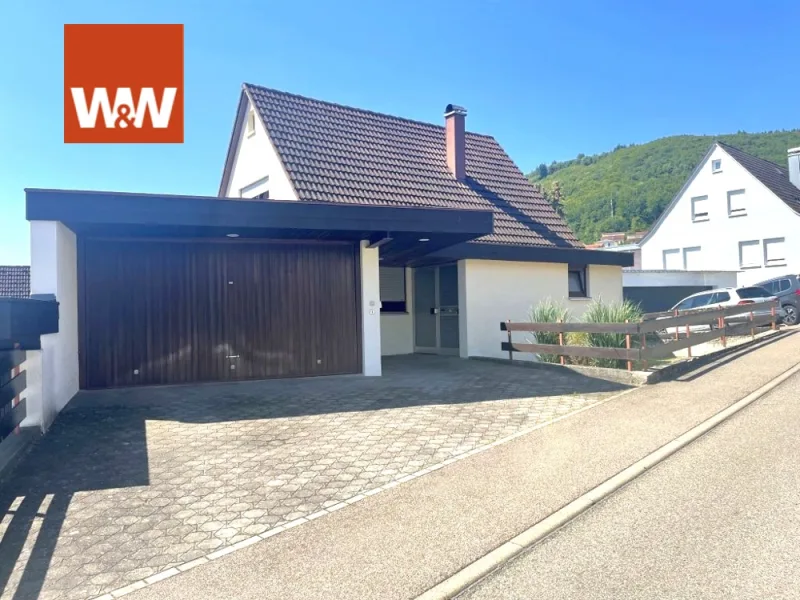 Außenbild - Haus kaufen in Oberkochen - Attraktive Lage nähe Zeiss - Charmantes EFH mit Garage in Oberkochen