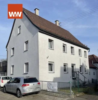 Außenbild - Haus kaufen in Schwäbisch Gmünd - Zweifamilienhaus mit Garage, Terrasse und Anbau in Lindach - Erwerb des Nachbarhauses auch möglich!