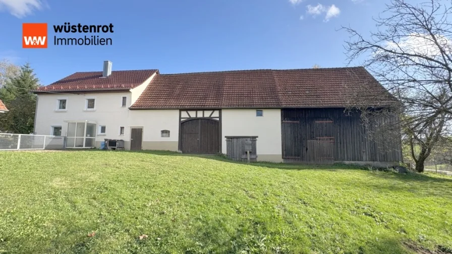 Haus mit Scheune und Heuschuppen - Haus kaufen in Adelmannsfelden / Bühler - Ehemaliges landwirtschaftliches Anwesen mit großem Potenzial – Wohnen, Arbeiten und Natur genießen!