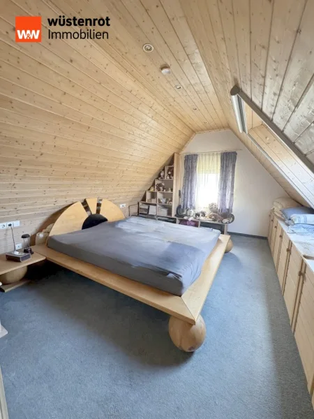 Schlafzimmer im Dachspitz