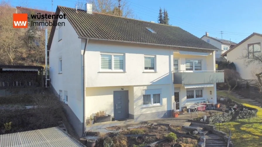 Aussenansicht - Haus kaufen in Abtsgmünd / Untergröningen - Vielseitiges Zweifamilienhaus mit Ausbaupotenzial in ruhiger Lage von Abtsgmünd-Untergröningen