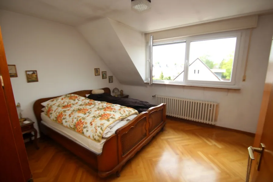 Schlafzimmer DG