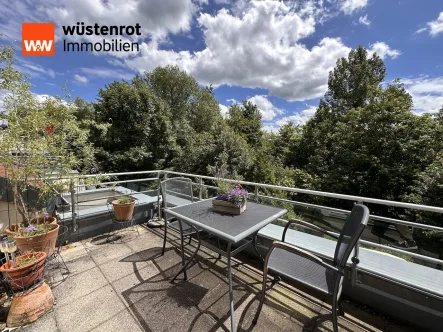 Dachterrasse - Wohnung mieten in Herrenberg - Helle 2-Zimmer-Wohnung mit Dachterrasse und Blick ins Grüne