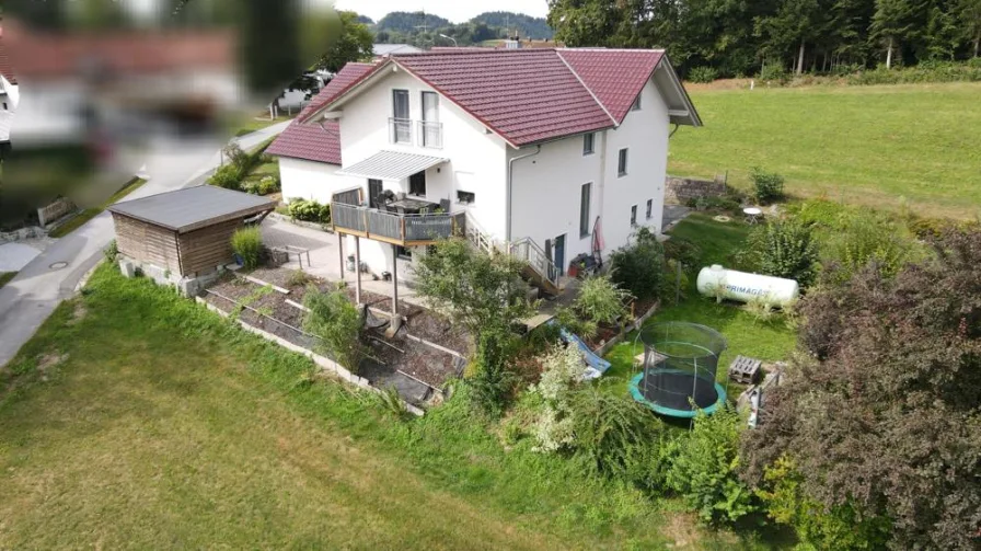  - Haus kaufen in Fürsteneck - Gepflegte Doppelhaushälfte in schöner, naturverbundener Lage in Fürsteneck/ Hochwegen.