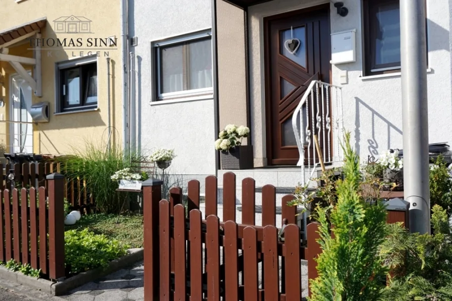 Außen - Haus mieten in Abstatt - Gepflegtes Reihenmittelhaus mit Garage und großer Terrasse in ruhiger Wohnlage von Abstatt