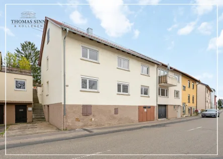 Straßenansicht linkes Haus - Haus kaufen in Leingarten - Zweifamilienhaus mit angebautem Reihenhaus und großem Garten in zentraler Lage für Ihre Großfamilie