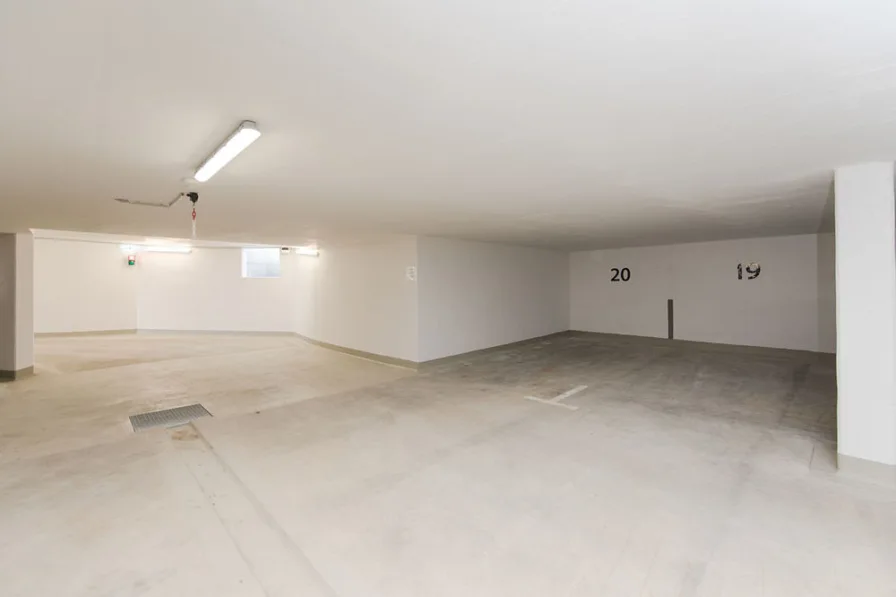 U-53 - Garage/Stellplatz mieten in Untermeitingen - Tiefgaragenstellplatz in Untermeitingen-Süd (Wallbox möglich) von März bis Oktober zu vermieten