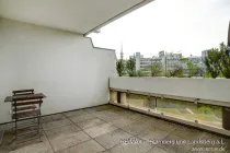 Großer Balkon - REMAX PSc-1084 1 Zi ETW OLYPARK