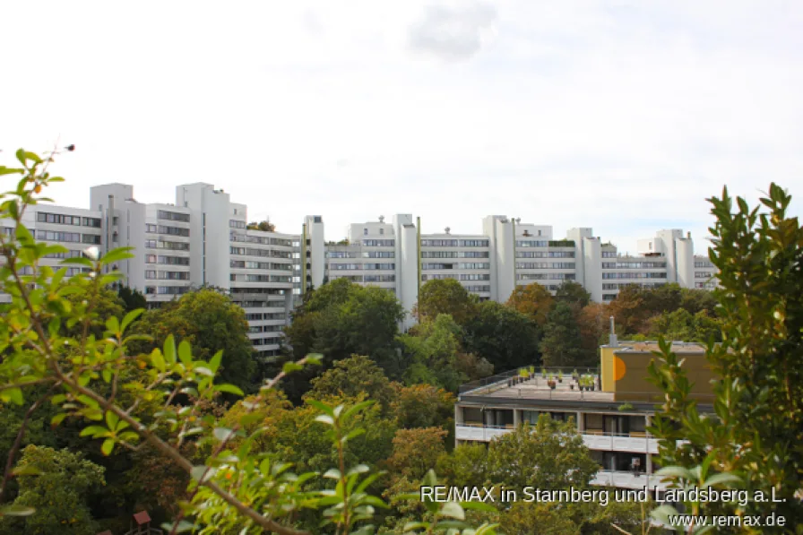 Großer Balkon mit Aussicht - REMAX PSc-1084 1 Zi ETW OLYPARK