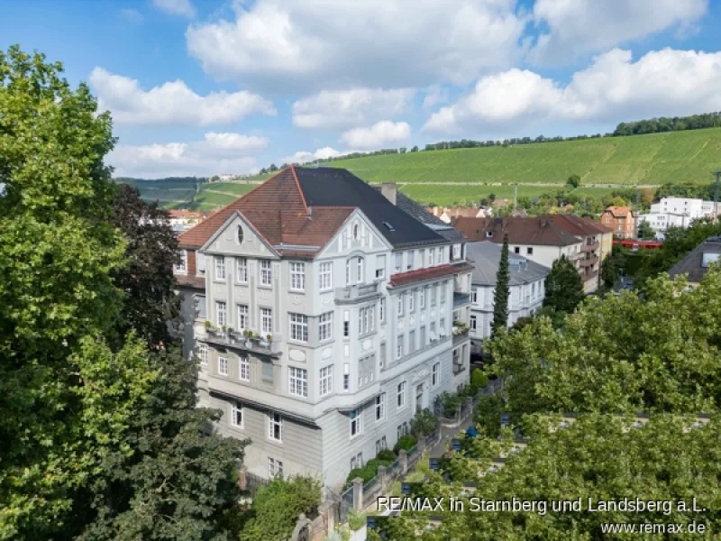 Gebäude und Umfeld - Wohnung kaufen in Würzburg - San.-bedürftige Jugendstil Wohnung im Herzen der Stadt