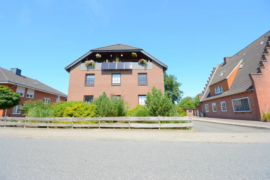 Außenansicht  - Wohnung kaufen in Heide - 3 Zimmer Obergeschoss-Eigentumswohnung in guter Wohnlage in Heide