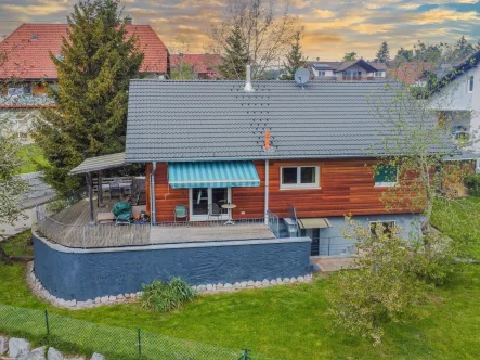  - Haus kaufen in Ühlingen-Birkendorf - Charmantes Holzhaus mit modernem Flair und einladendem Wohnkonzept