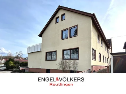 Außenansicht - Haus kaufen in Betzingen - Vielseitige Immobilie mit Potenzial in Betzingen