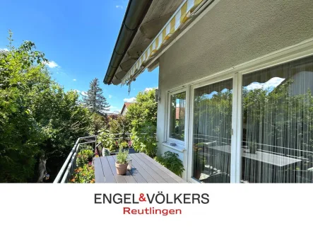 Geräumiger Balkon mit herrlichem Blick ins Grüne - Wohnung kaufen in Altenburg - Einzigartige Maisonette-Wohnung in idyllischer Sackgassenlage von Altenburg